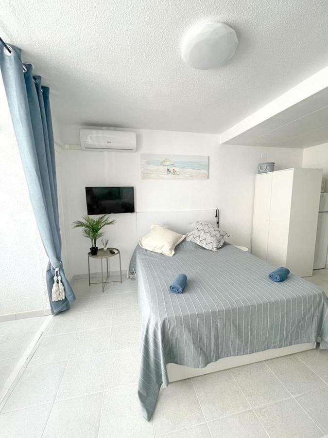 Studio Flat 150M Away From Beach 또레비에하 외부 사진
