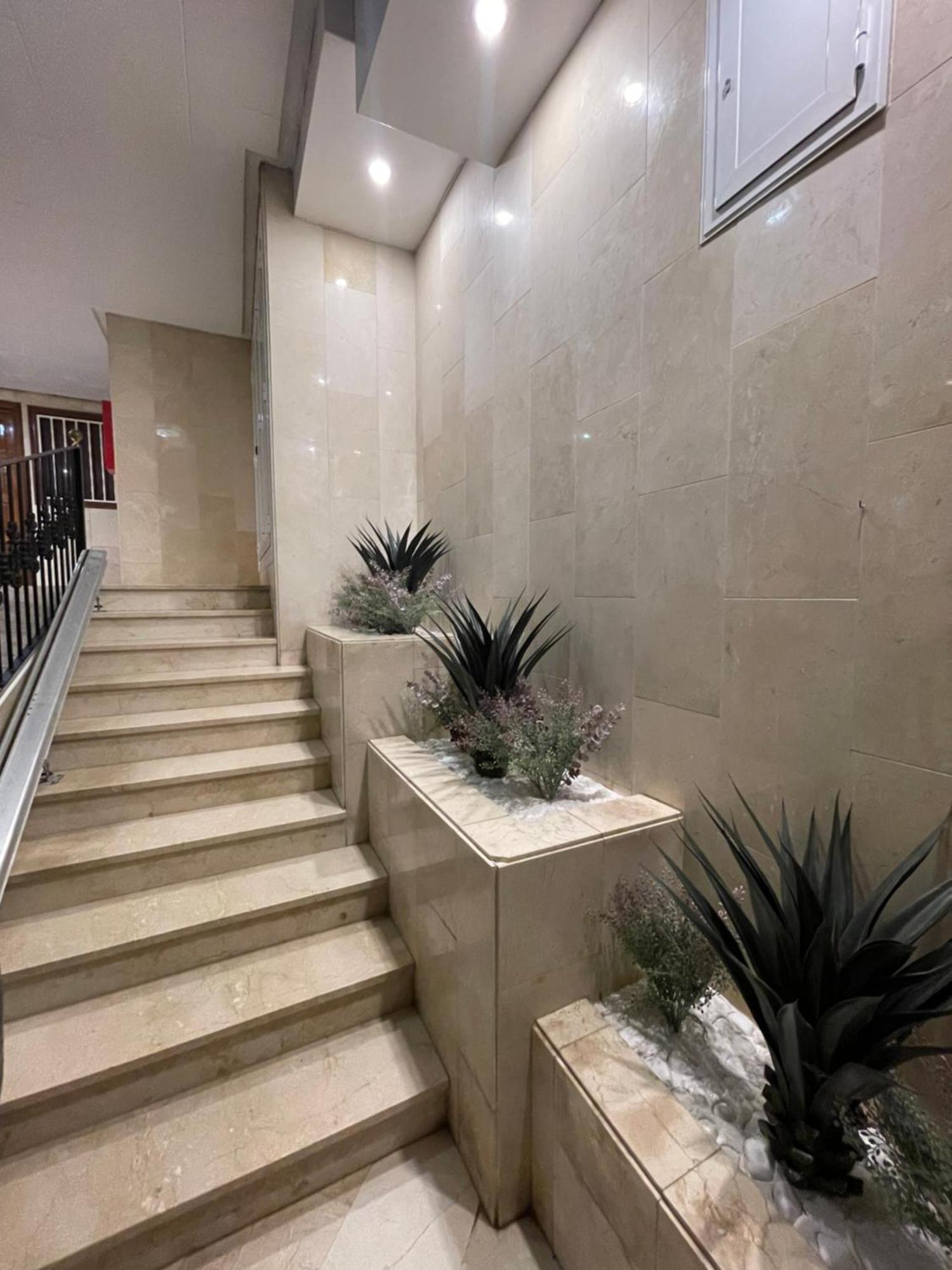 Studio Flat 150M Away From Beach 또레비에하 외부 사진
